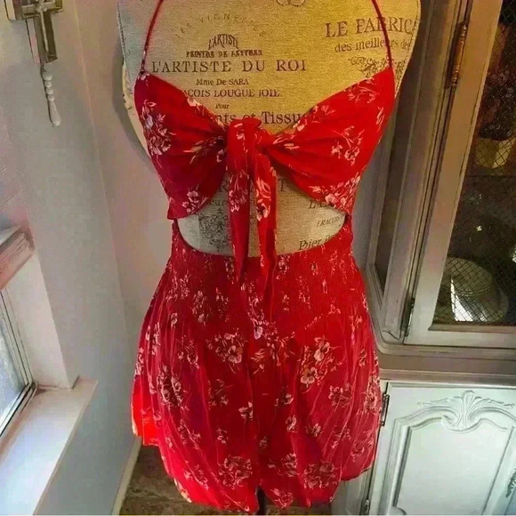 Red Floral Strapless Romper Forever21 size Large - Picture 2 of 3
